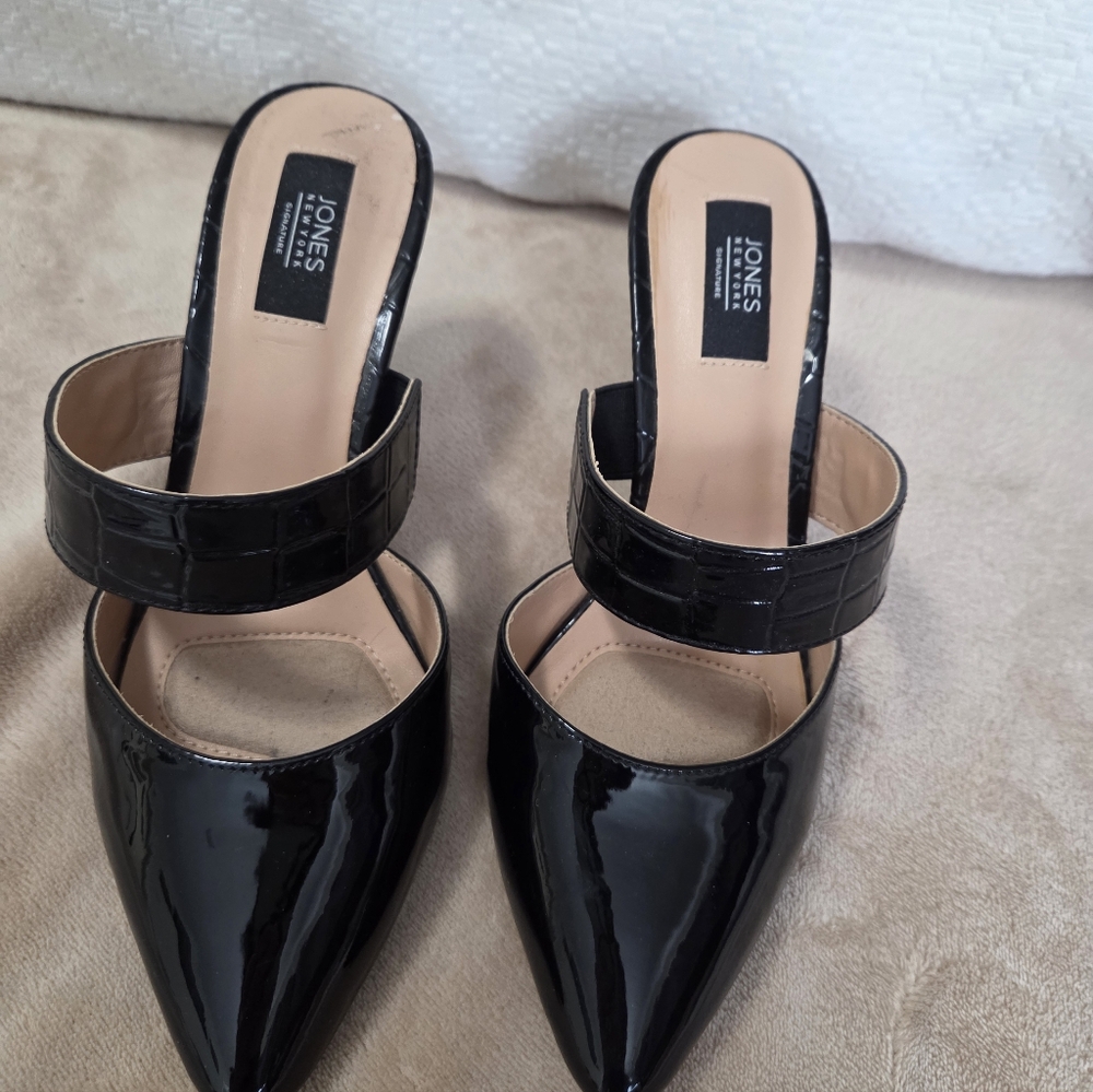 Jones New York Black Patent Pointed Mule Heels with Croc-Embossed Strap No Box